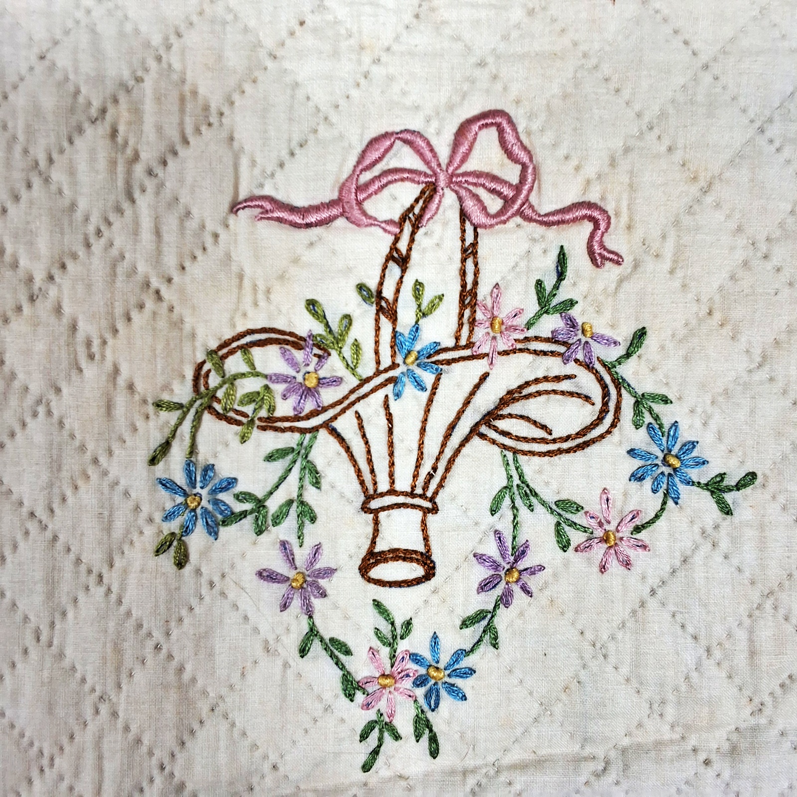 2 Vintage c1940 Quilts - Basket, Hole in Barn Door
