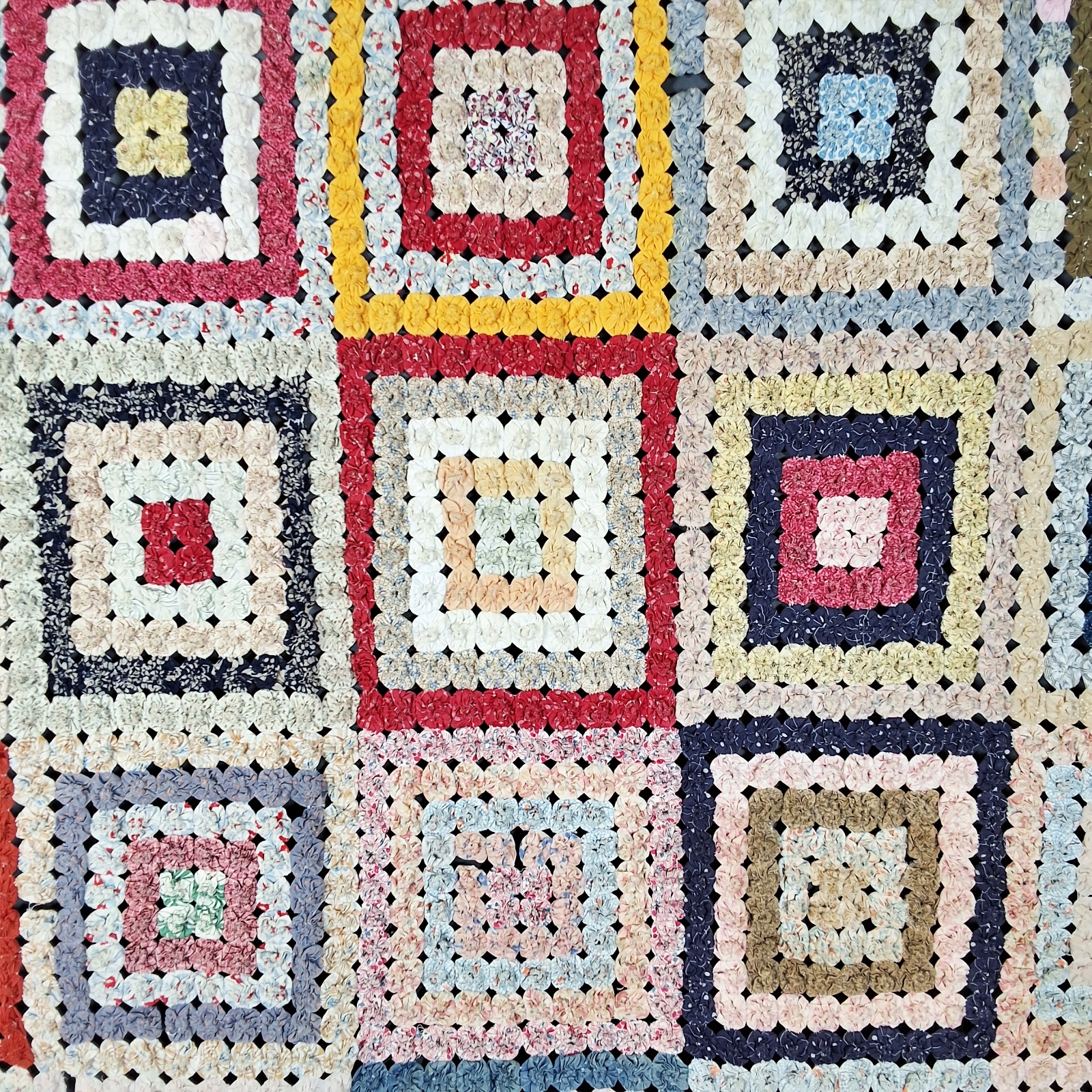 Vintage c1940 Yo Yo Quilt