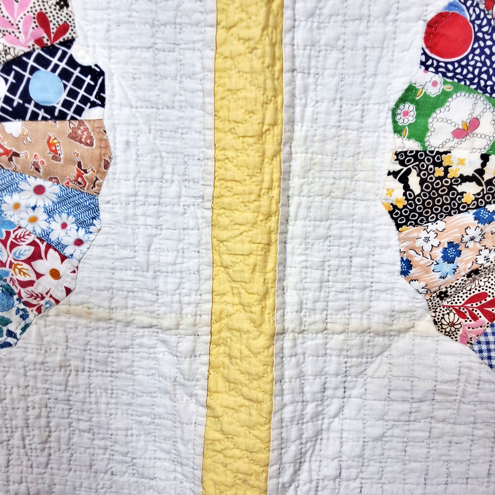 Vintage c1930 Dresden Plate Quilt