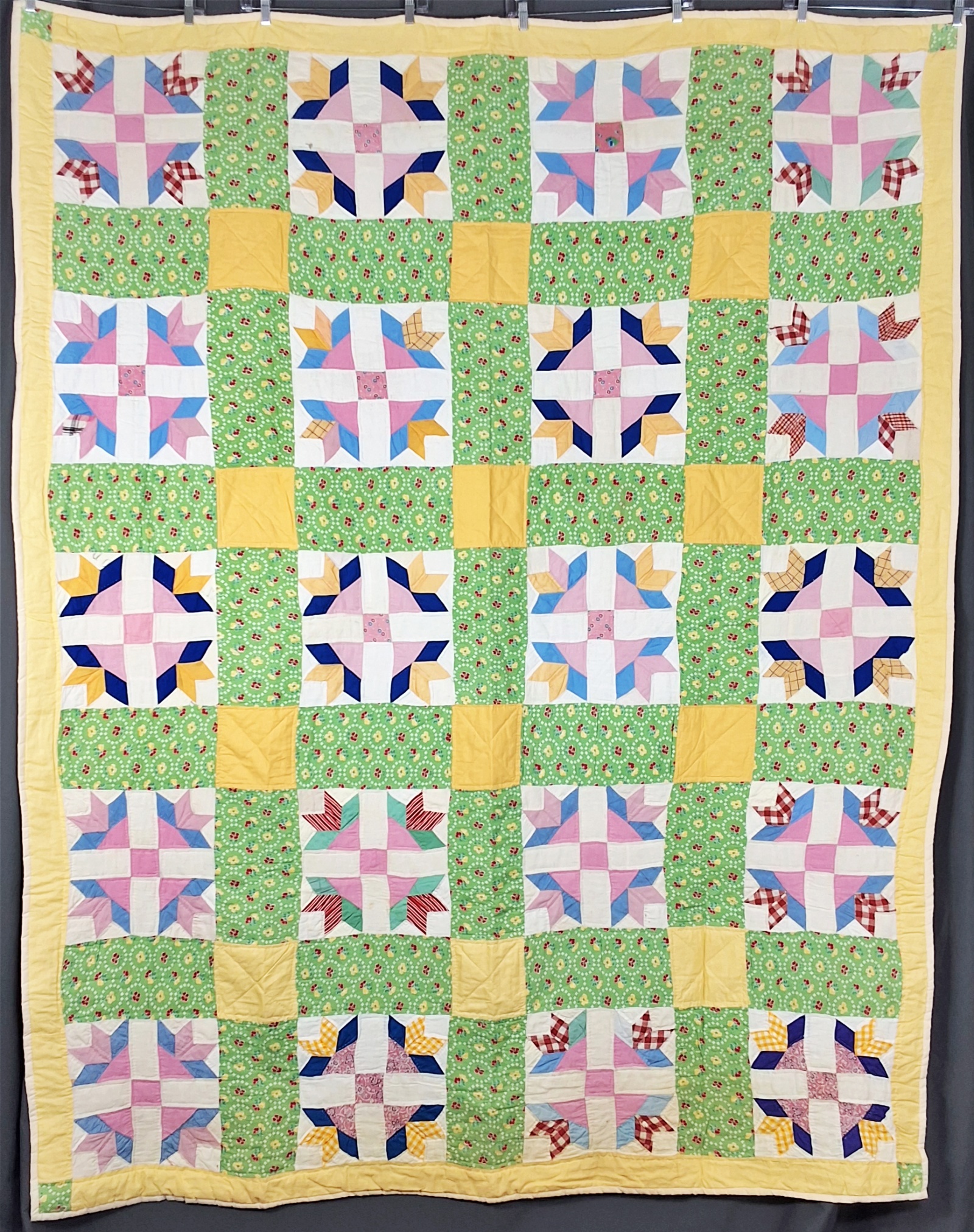 Vintage c1940 Turkey Tracks Quilt