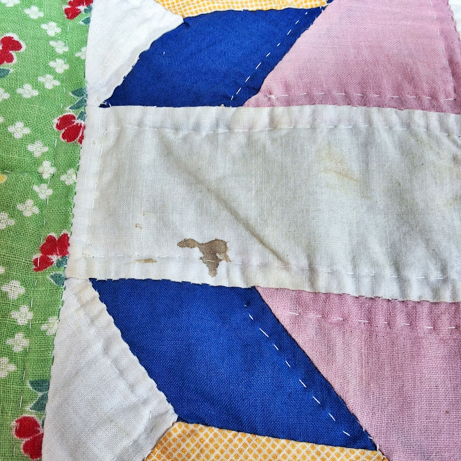 Vintage c1940 Turkey Tracks Quilt