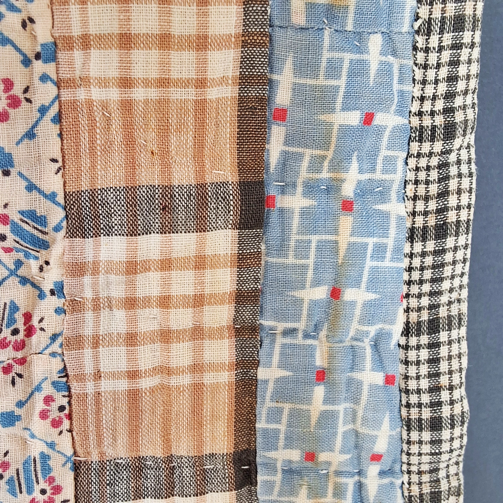 Vintage c1940 Log Cabin Quilt