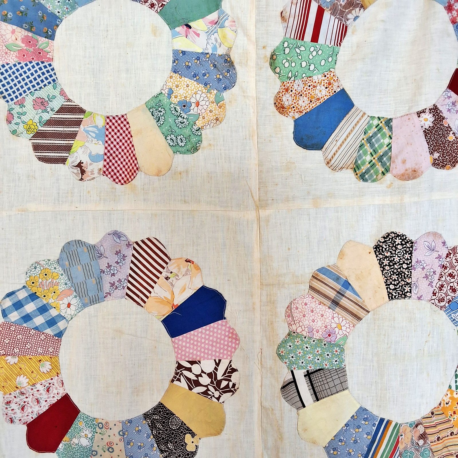 Vintage 1930s Dresden Plate Quilt Top