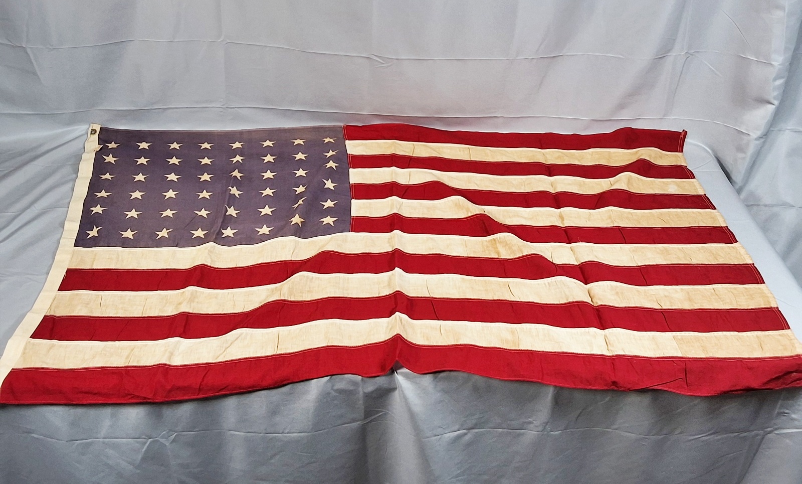 7 Vintage American Flags