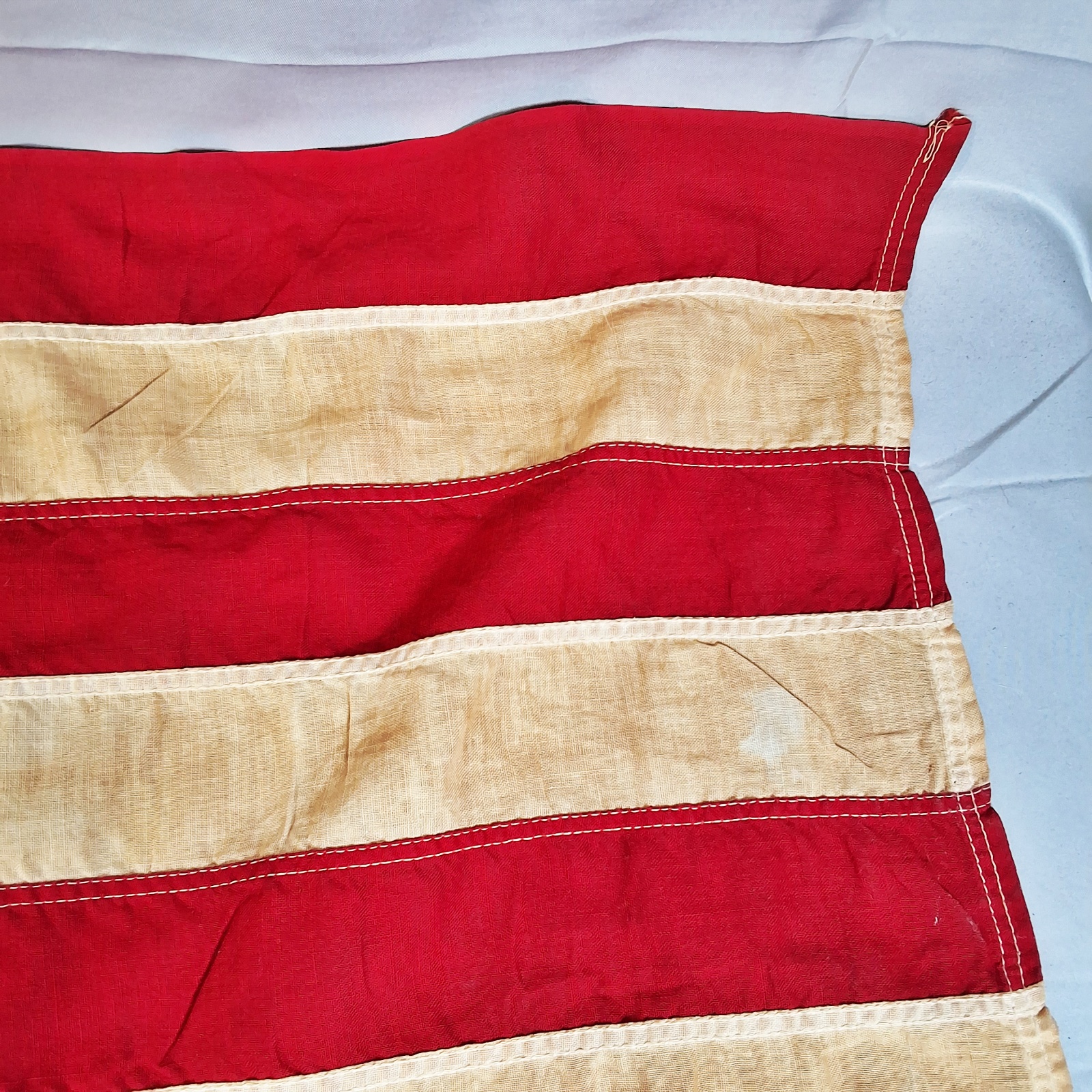7 Vintage American Flags