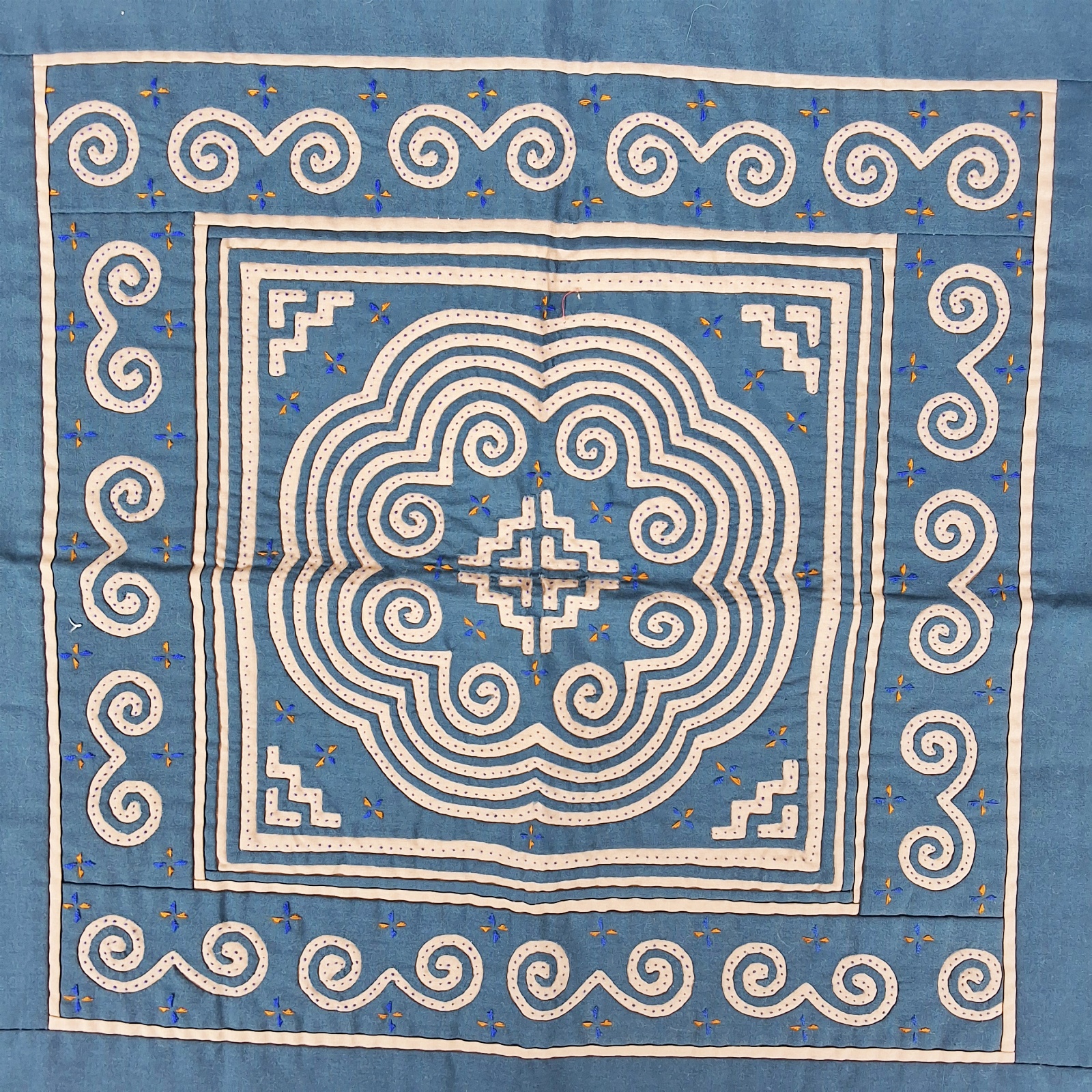 4 Ethnic Textiles - Hmong
