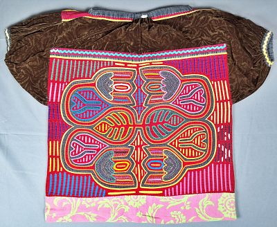 Guna Mola Blouse Abstract Botanical. Panama (Guna Yala), circa 1970s14 &times; 17 inchesComplete Guna 