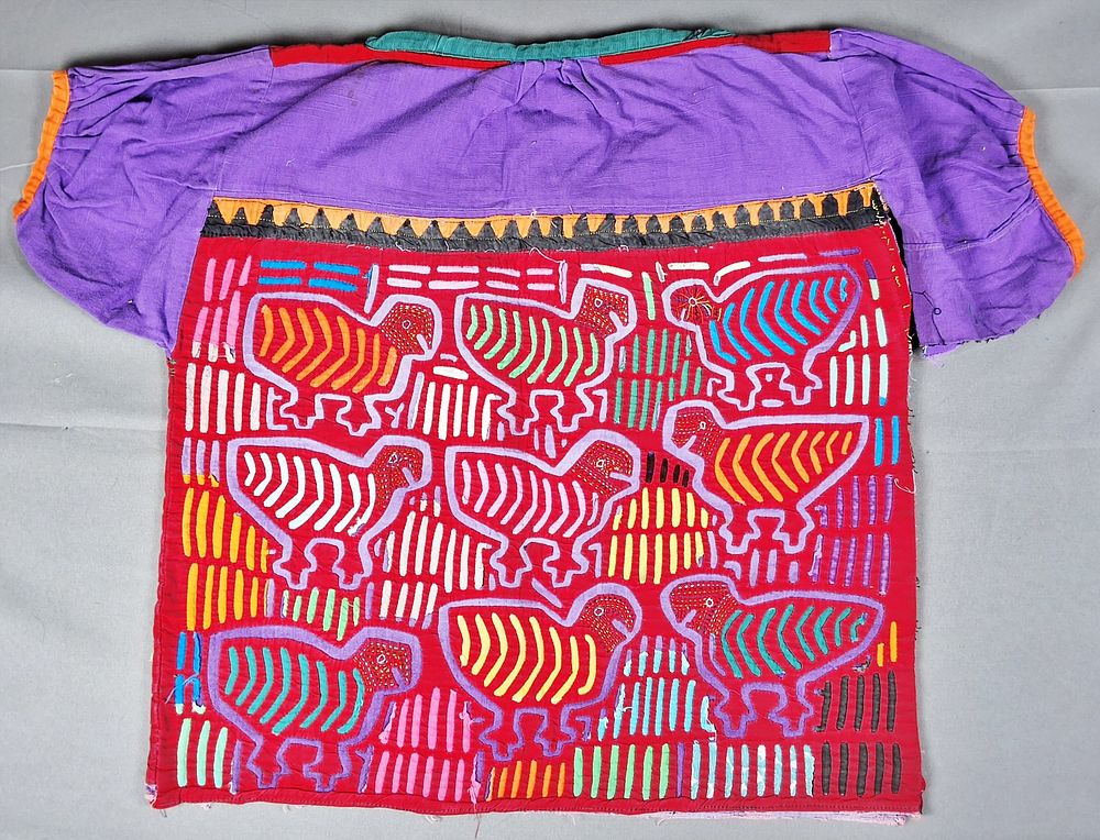 Lot 229: Guna Mola Blouse Spirit Anmals