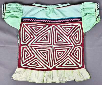 Guna Mola Blouse Minor Four Quadrant Spiraling Triangle Composition. Panama (Guna Yala), circa 