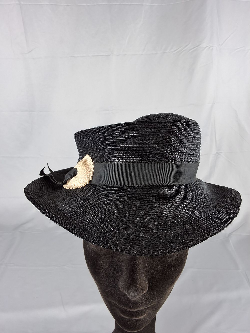 Lot 7: Vintage 1950s Straw Boater Hat - Medium
