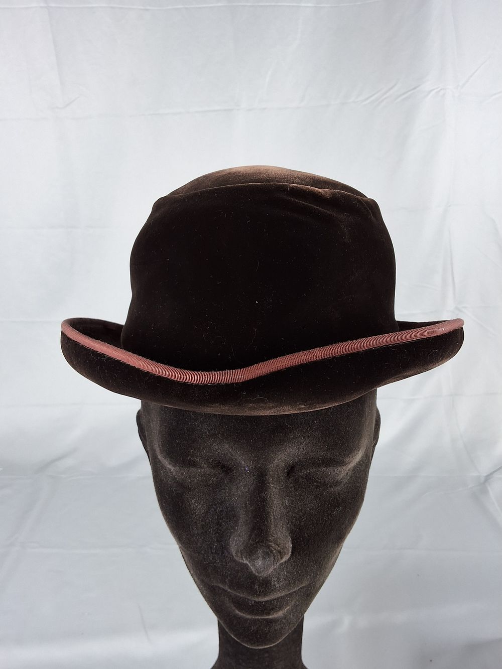 Lot 10: Vintage 1960s Velvet Pillbox Hat - Adolfo II