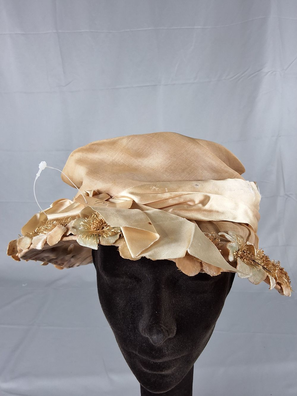 Lot 15: Vintage 1950s Millinery Hat - Rawak