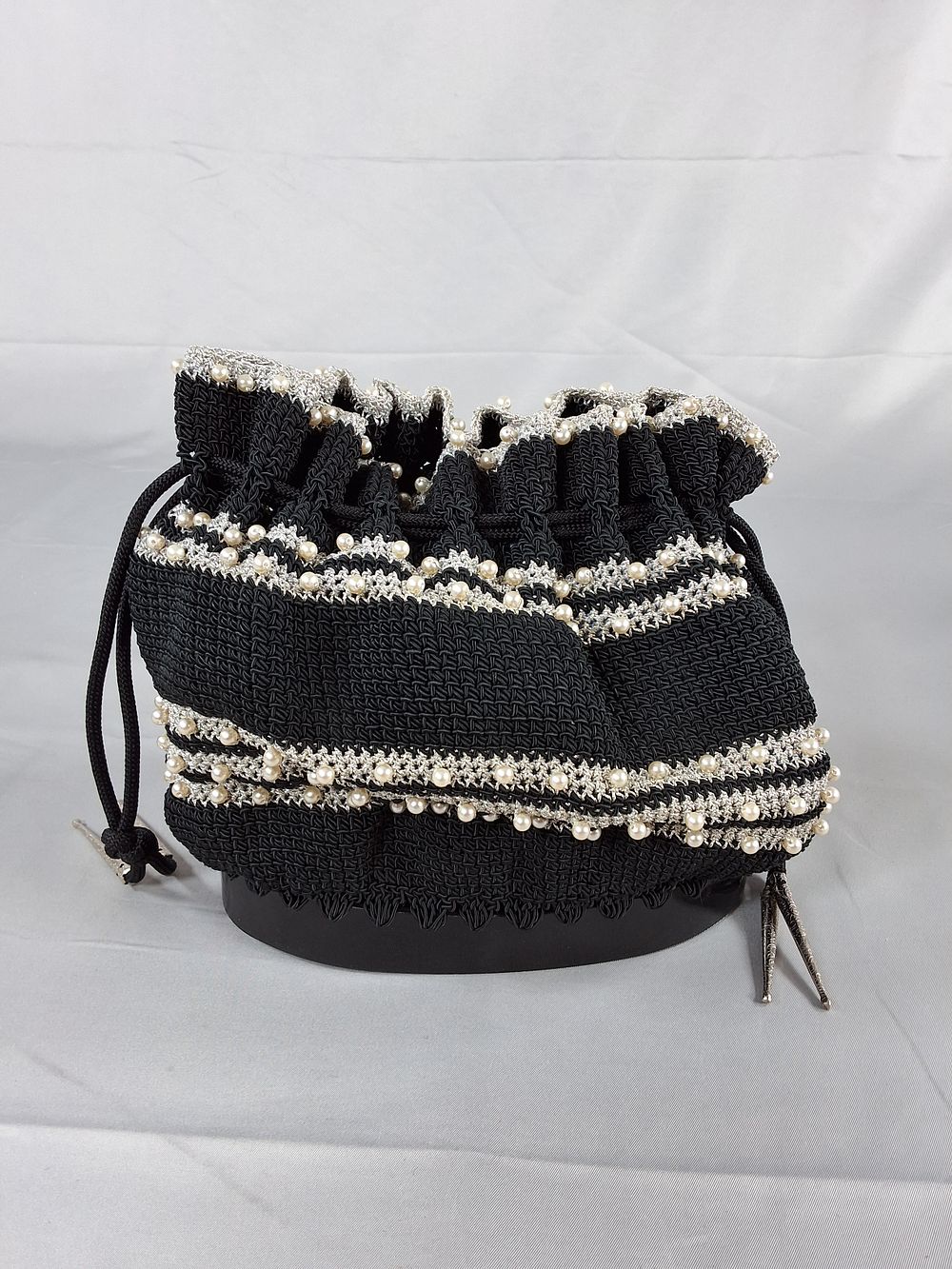 Lot 16: Vintage 1950s Crocheted Drawstring Bag