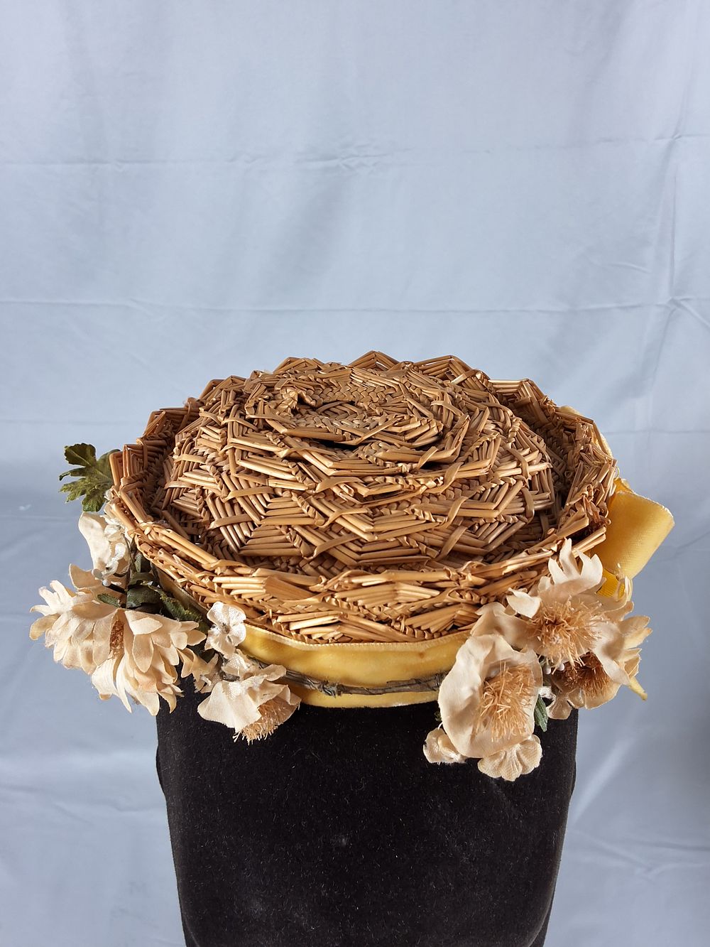 Lot 18: Vintage 1940s Woven Hat with Fabric Flowers