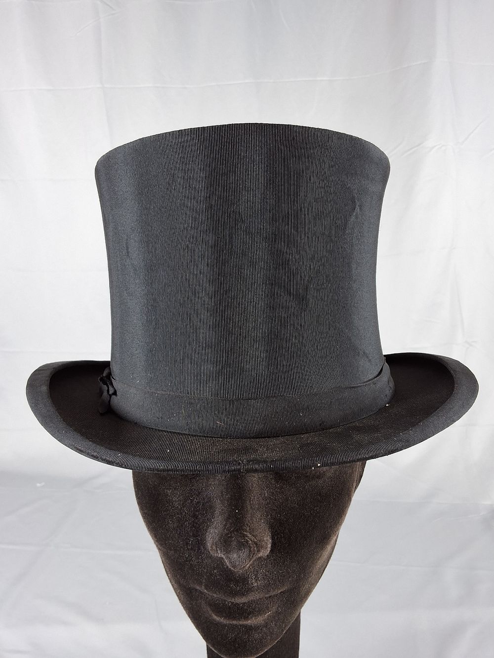 Lot 24: Vintage 1950s Top Hat - Saks Fifth Avenue