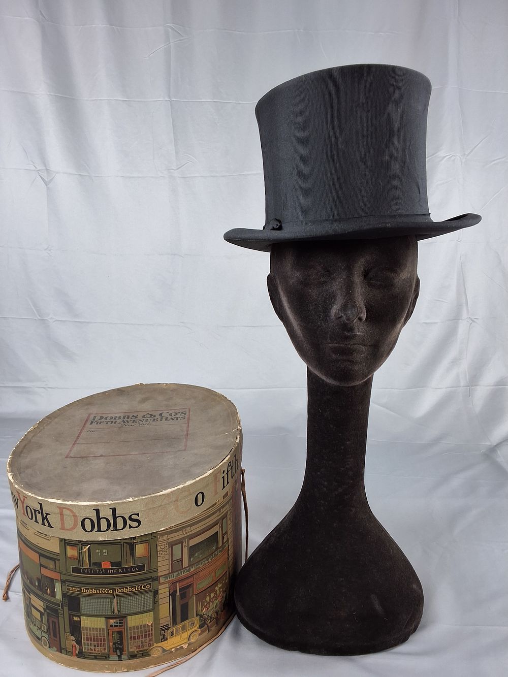 Lot 25: Vintage 1940s Top Hat with Hat Box - Dobbs Fifth Avenue