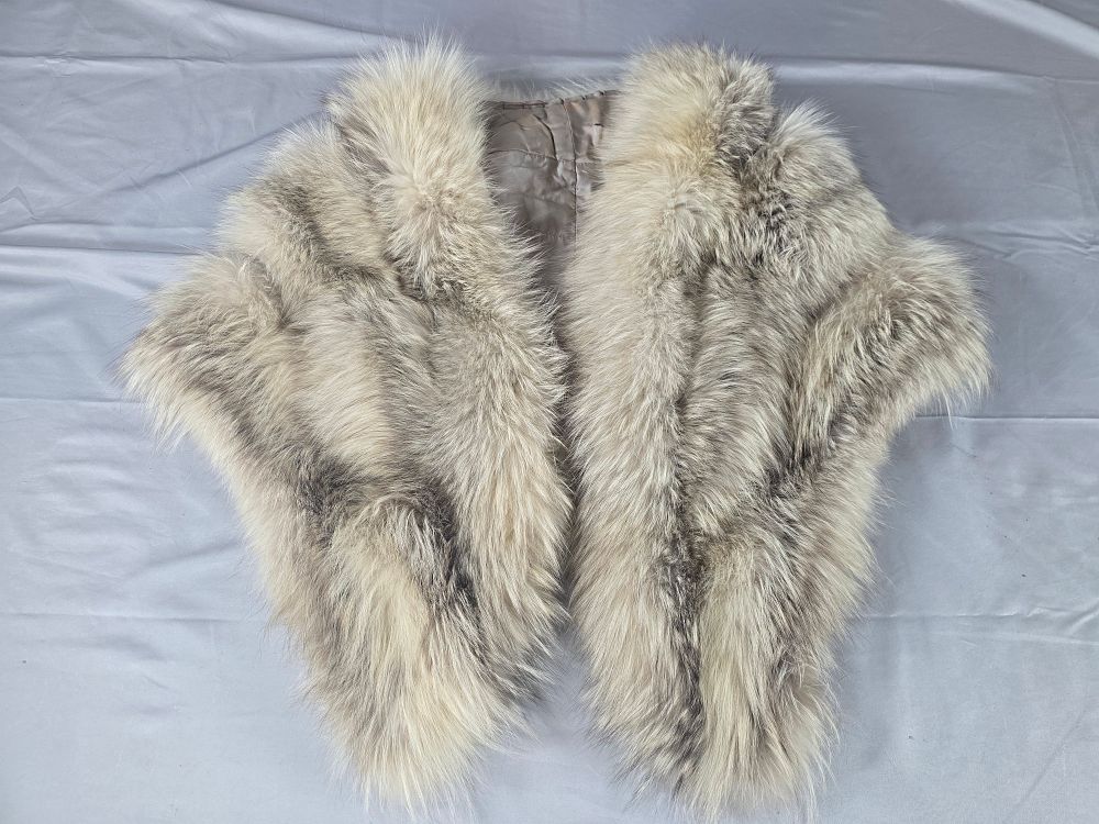 Lot 1: Fox Fur Stole