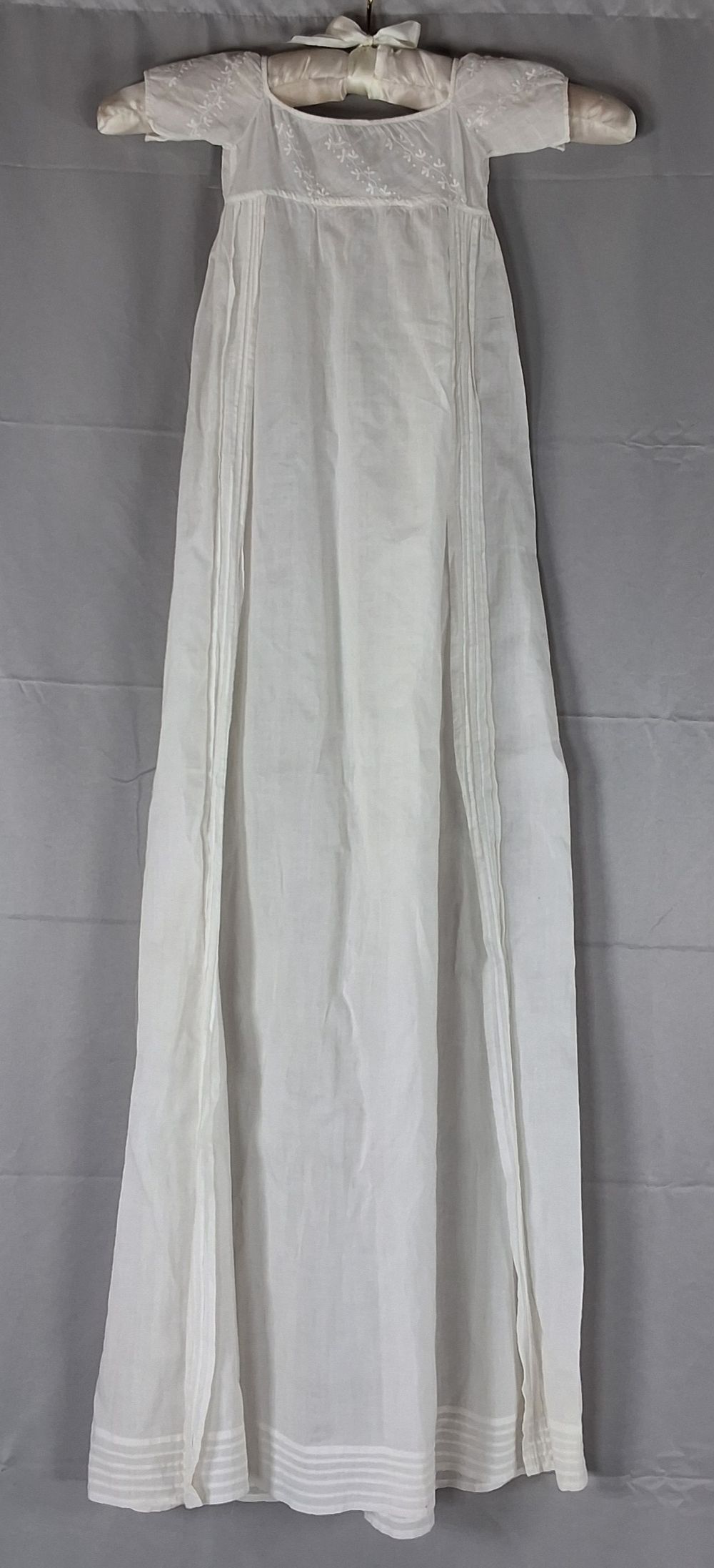 Lot 7: Antique Edwardian 1900s Baby Gown