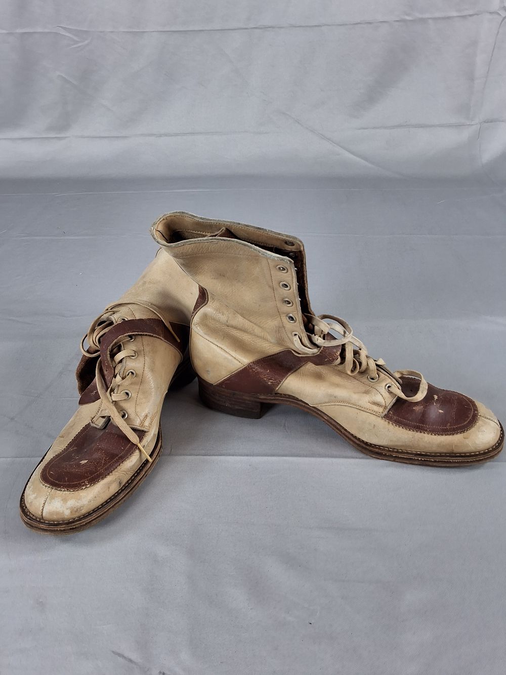 Lot 17: Vintage 1930s Leather Boots