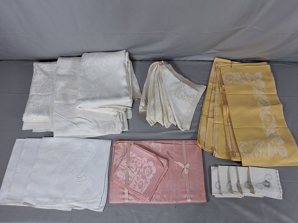 Lot 9: Collection of Damask Napkins and Tablecloths
