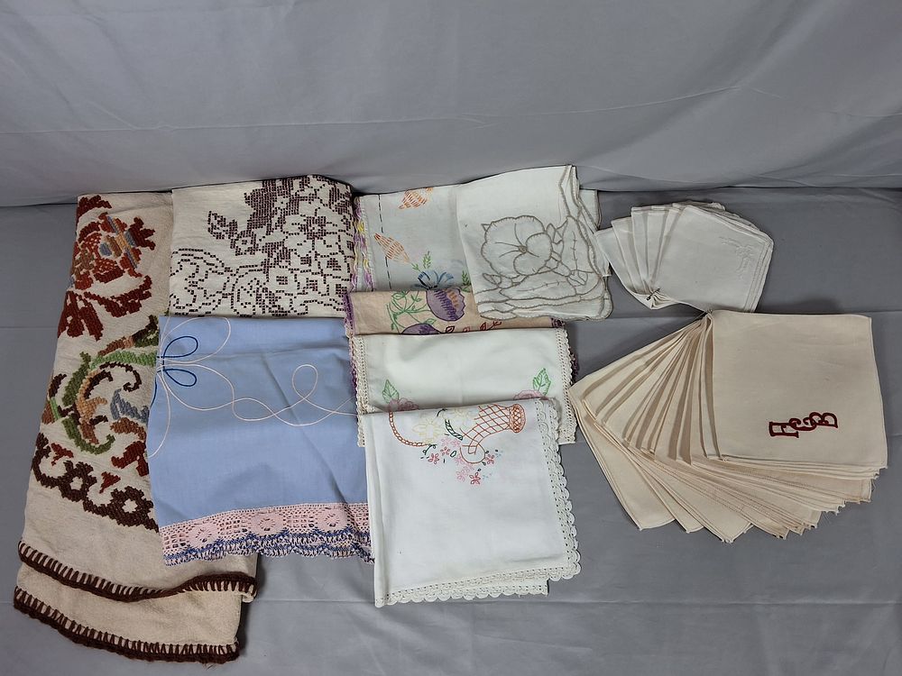 Lot 13: Collection of Embroidered Runners, Napkins, and Tablecloths