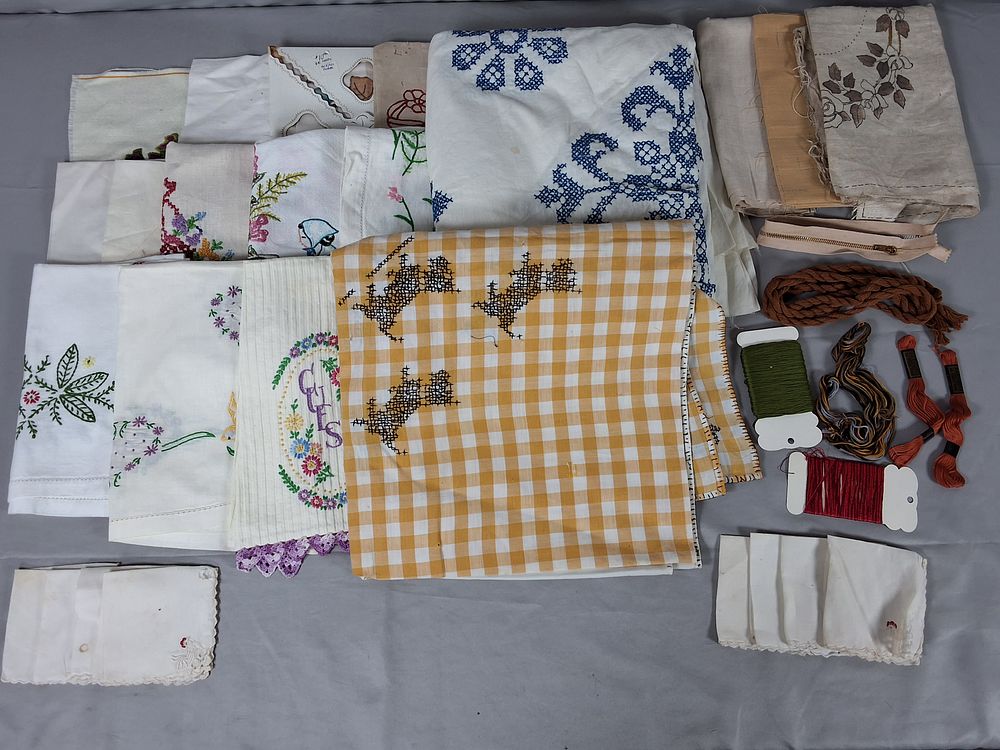 Lot 14: 25 Napkins, Tablecloths, and More