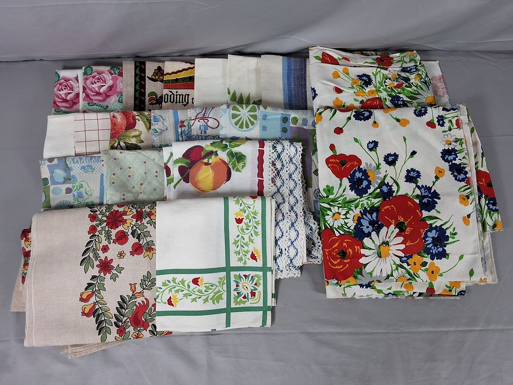 Lot 16: Group of 21 Printed Kitchen Towels and More