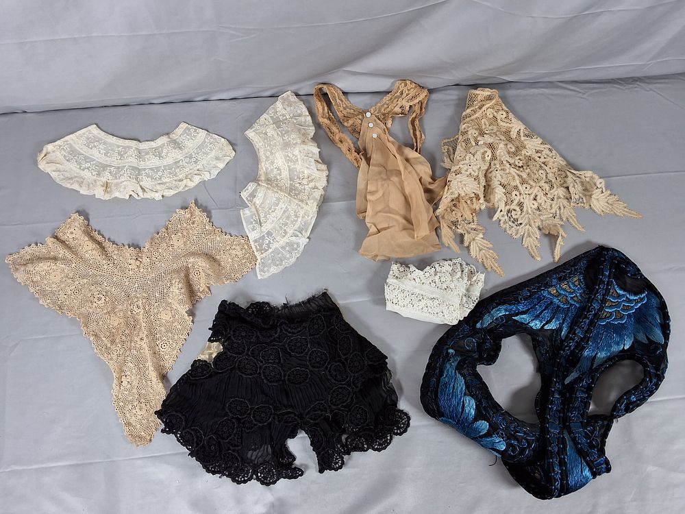 Lot 25: Assortment of Lace Neckwear and Accessories
