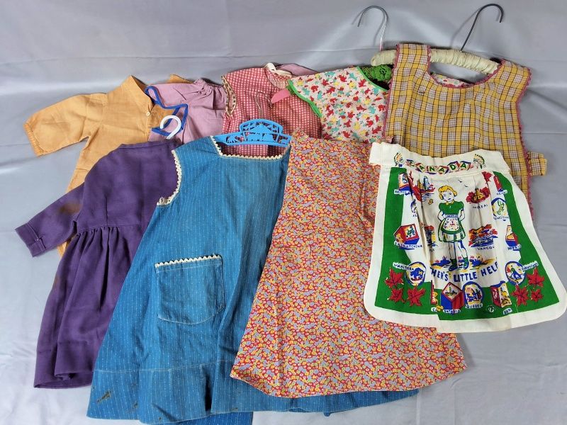 Lot 10: 9 Vintage Children's Clothing and Aprons