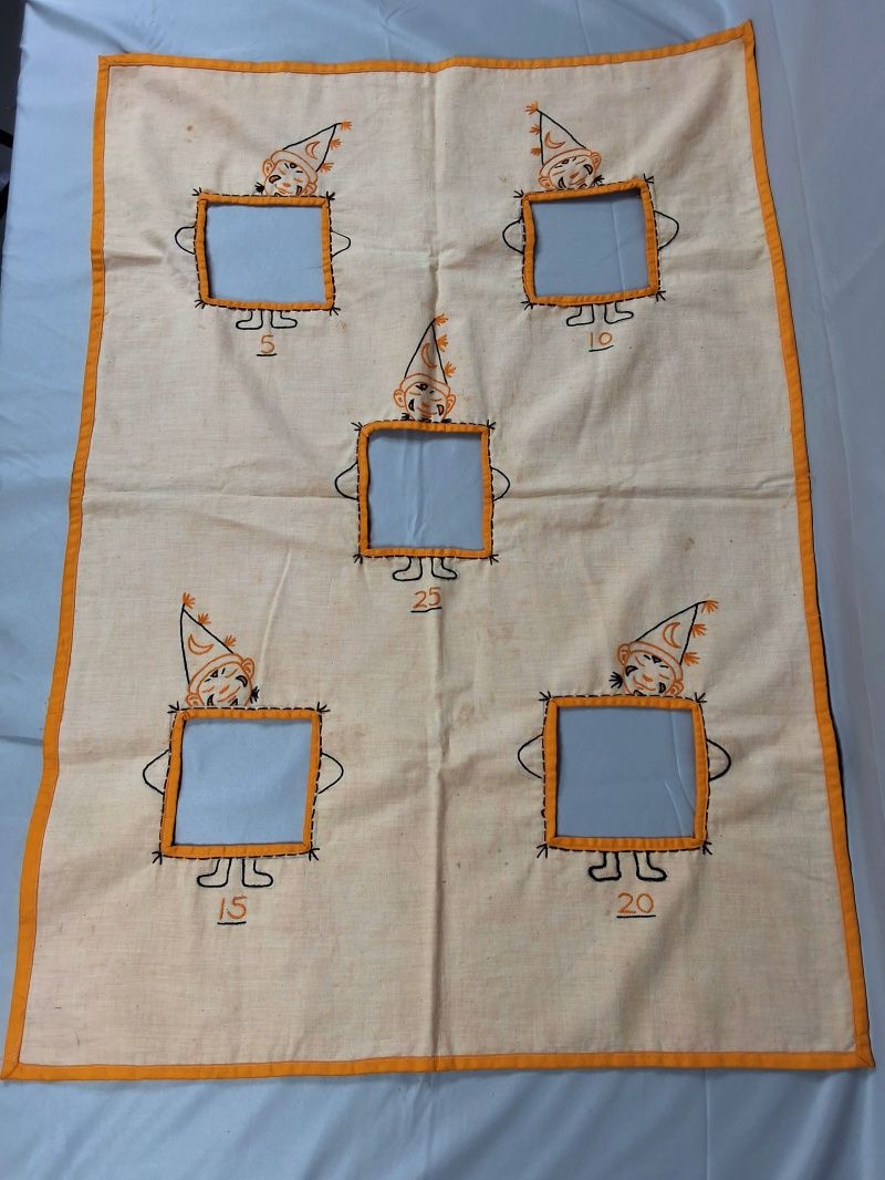 Lot 17: Vintage Toss Game Mat with Clowns