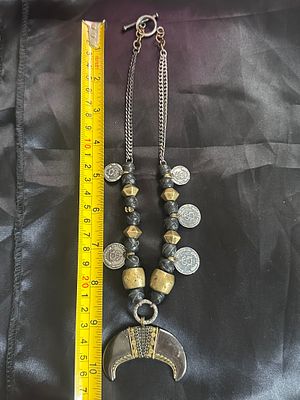 שרשרת מאוד מיוחדת — וייב אתני/בוהו עם תליון בולט