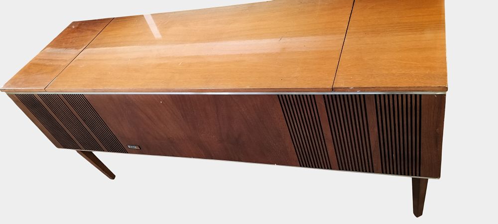 Lot 426: A G.E.C. Model 2812 Teak Stereogram with BSR C141R1 Turntable