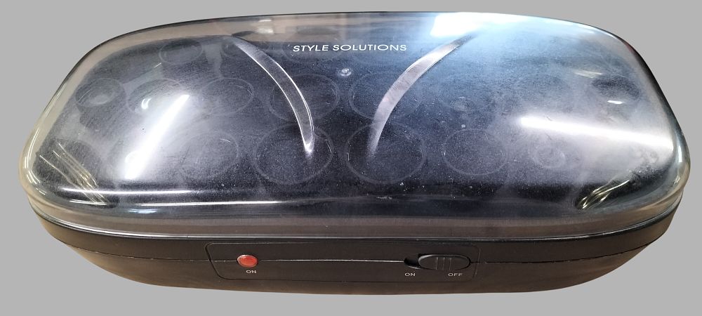 Lot 366: Style Solutions Heated Hair Roller Set Model ST-3020