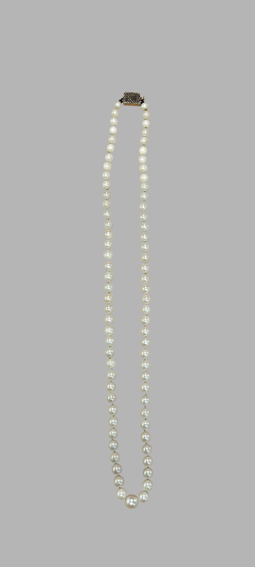 Lot 381: Graduated Cultured Pearl Necklace with a 9ct Yellow Gold Clasp