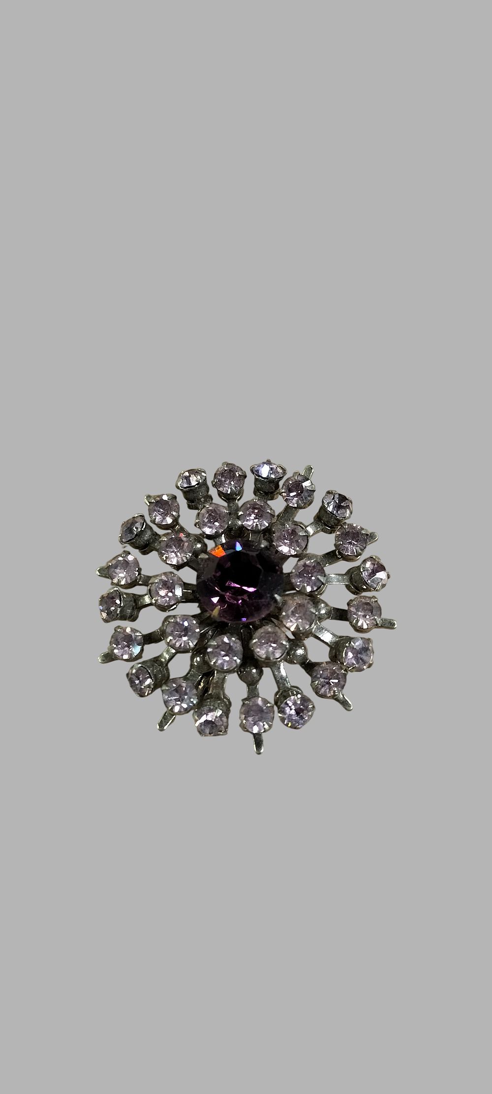 Lot 401: Vintage Mid-Century Silver-Tone Purple and Lilac Rhinestone Starburst Brooch