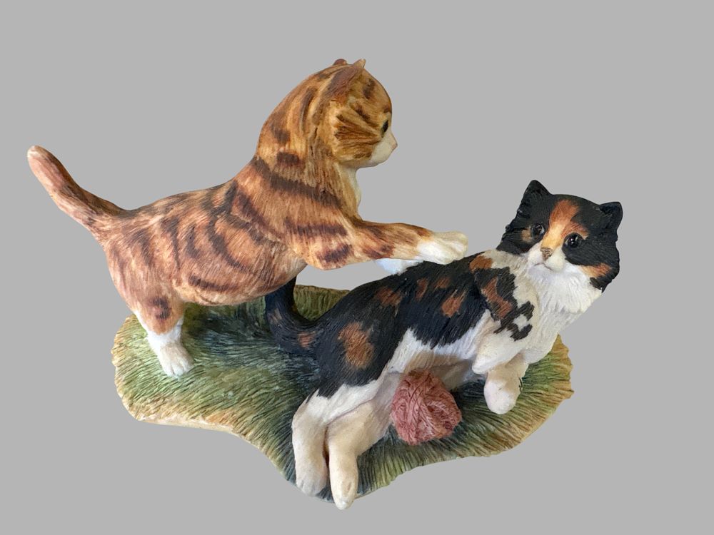 Lot 434: A Border Fine Arts Cold-Cast Resin Figurine of Two Playing Kittens by Anne Wall