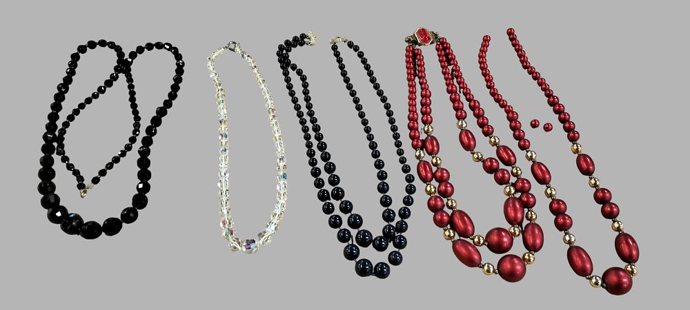 Lot 447: An Assortment of Vintage Beaded Costume Jewellery Necklaces