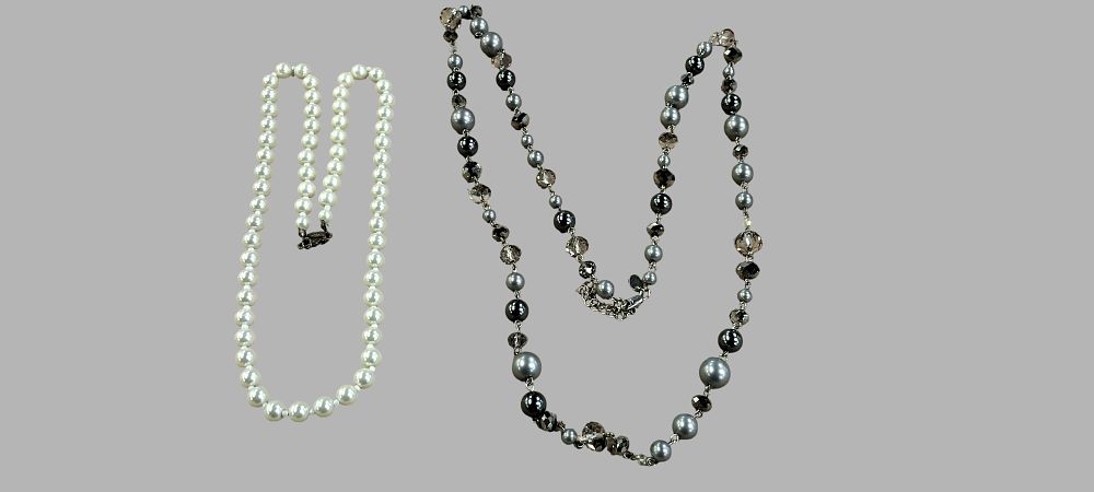 Lot 449: Two Fashion Jewellery Necklaces featuring Simulated Pearls and Glass Beads