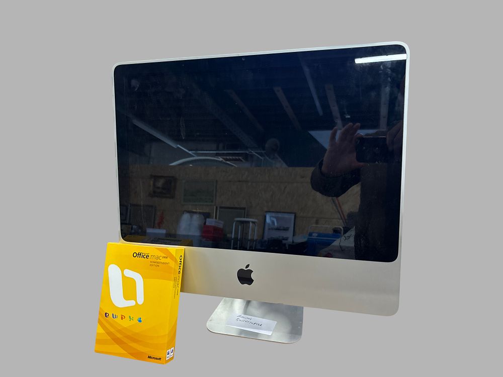 Lot 457: Apple iMac 20-inch All-in-One Desktop Computer and Microsoft Office:mac 2008 Software
