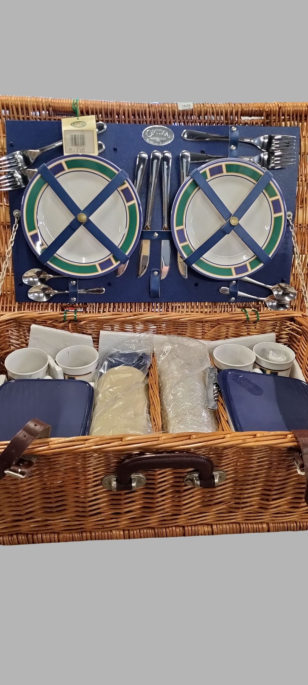 Lot 460: An Optima for John Lewis Wicker Picnic Hamper and Contents