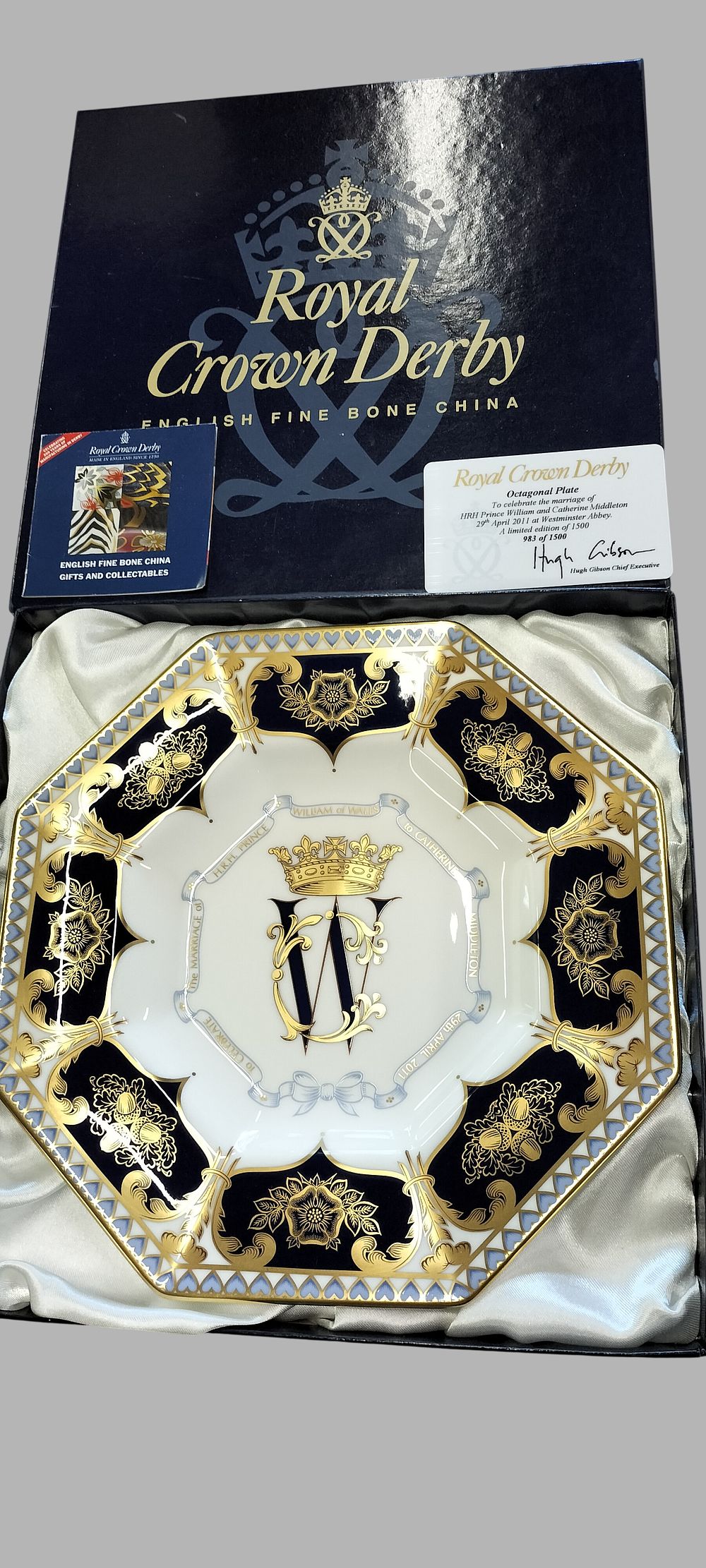 Lot 464: A Royal Crown Derby Limited Edition Fine Bone China Royal Wedding Commemorative Octagonal Plate