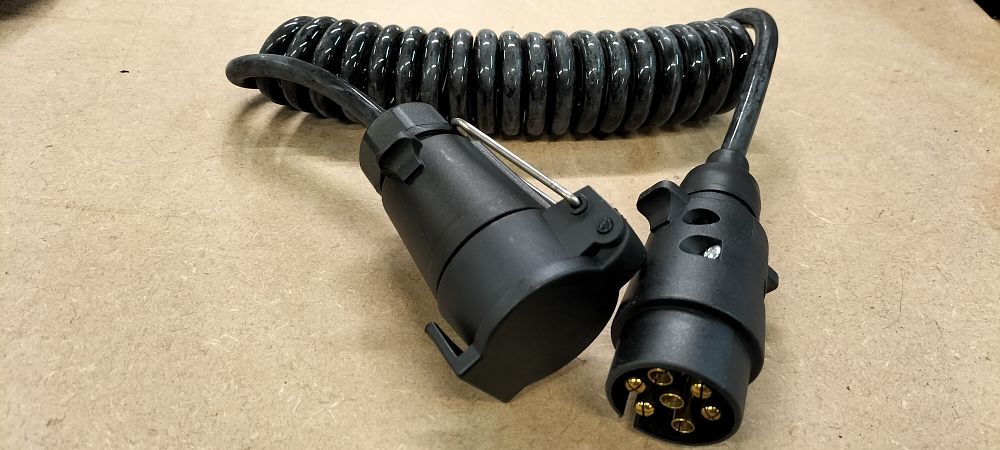 Lot 240: 7-Pin Coiled Trailer Extension Cable QP1122
