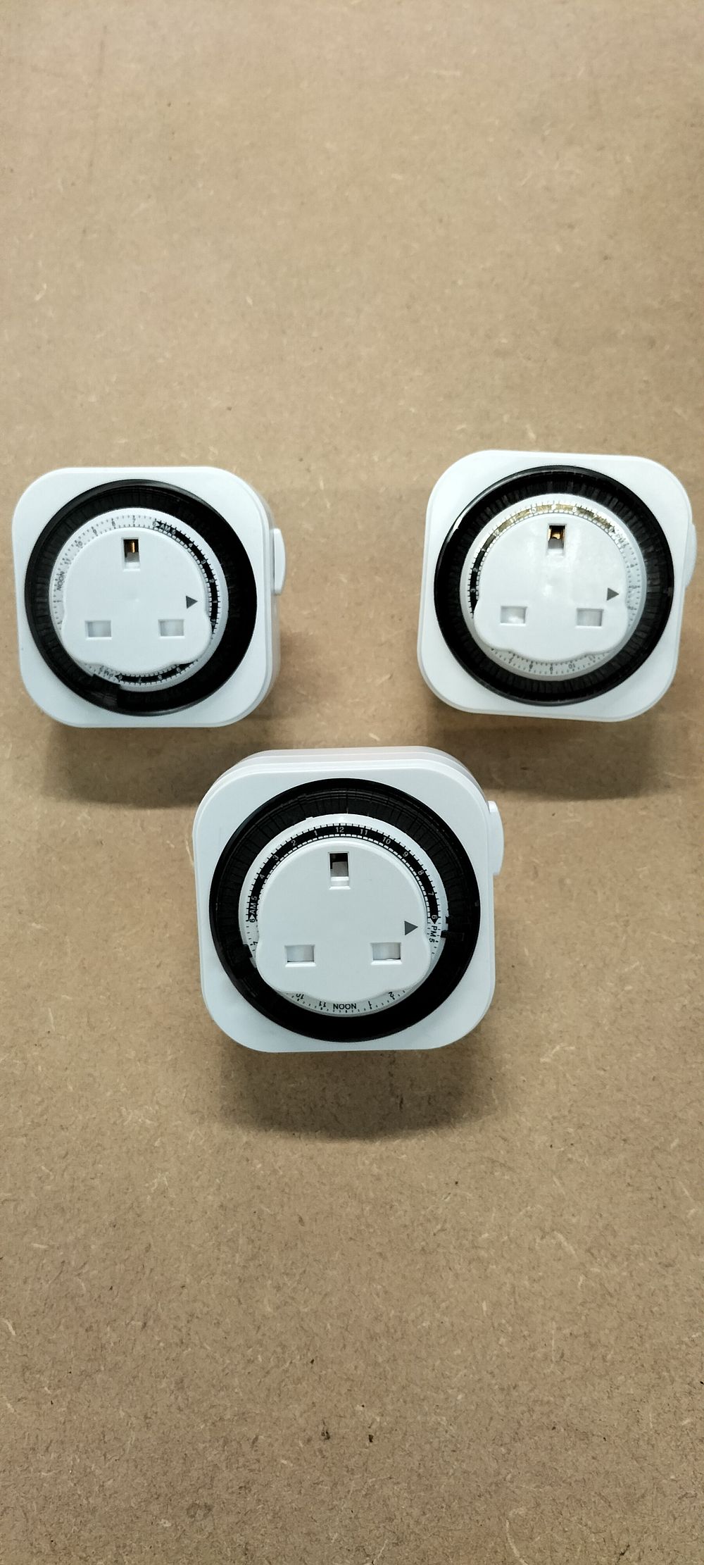 Lot 241: A Trio of Dewenwils TS-ME20 Mechanical 24-Hour Timer Switches