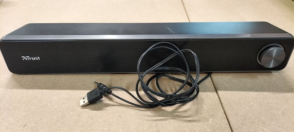 Lot 263: Trust Arys PC Soundbar Model 22946
