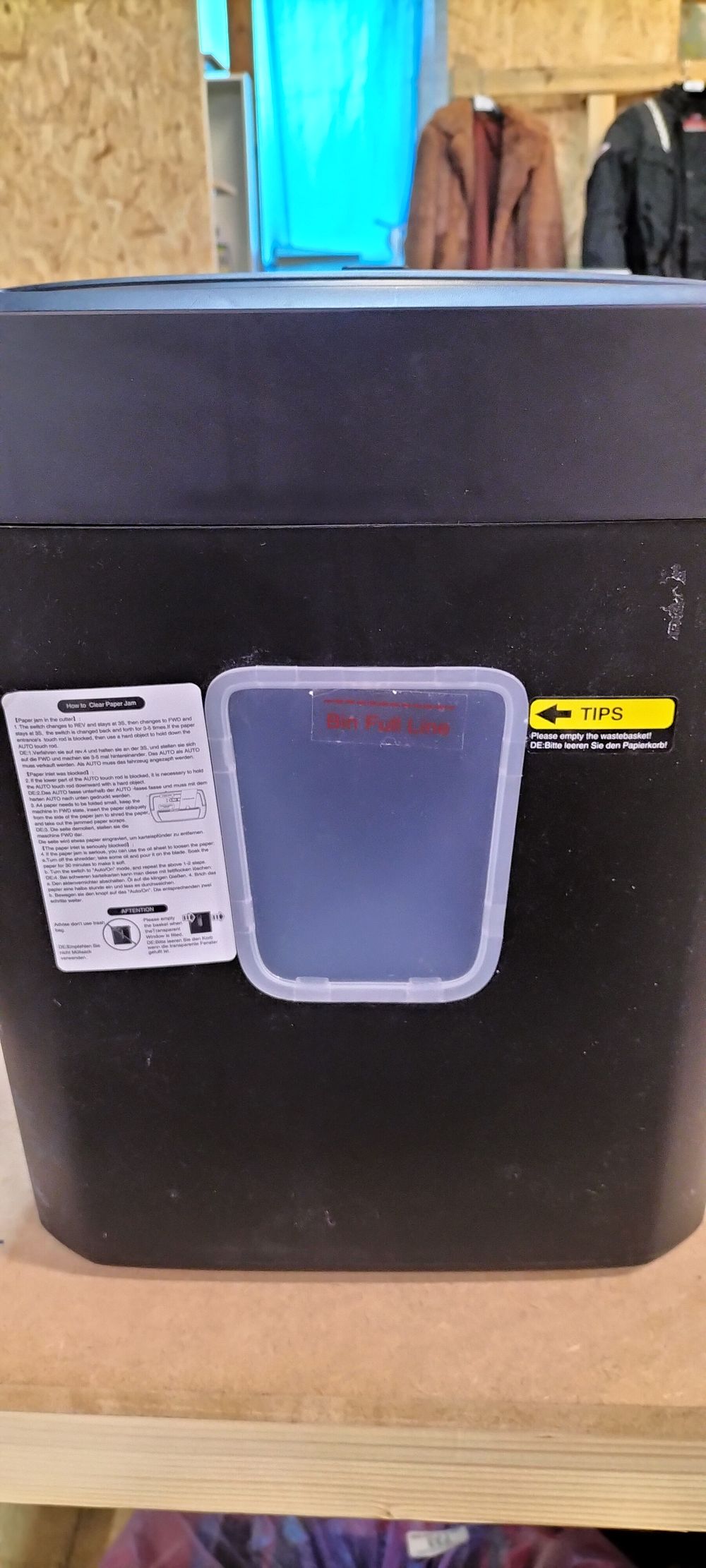 Lot 282: Bonsaii C261-C 8-Sheet Cross-Cut Paper Shredder with Manual