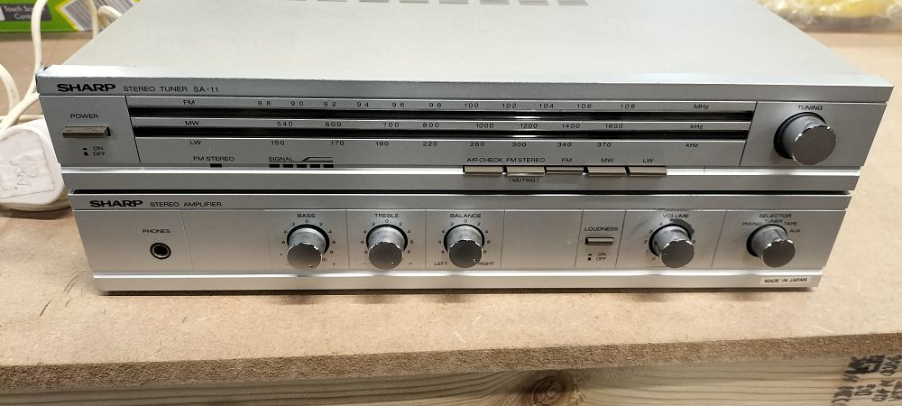 Lot 291: Sharp SA-11E Solid State Stereo Receiver