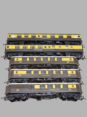 A Group of Five Hornby OO Gauge GWR and Pullman Passenger Coaches