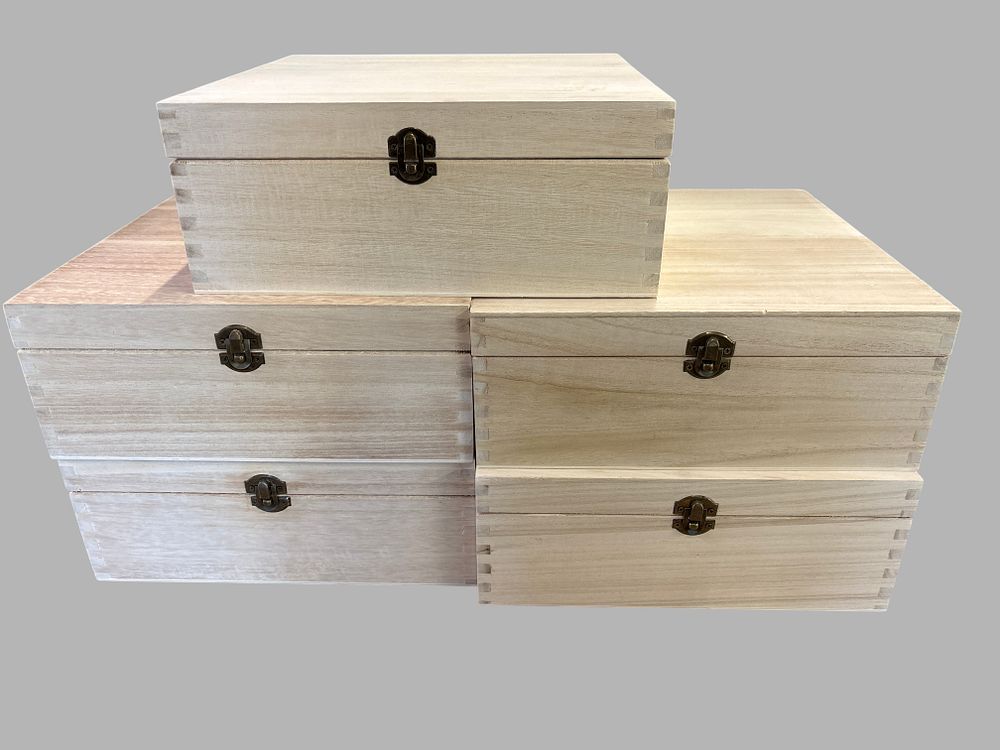 Lot 155: A Collection of Unfinished Softwood Storage Boxes with Finger-Jointed Corners