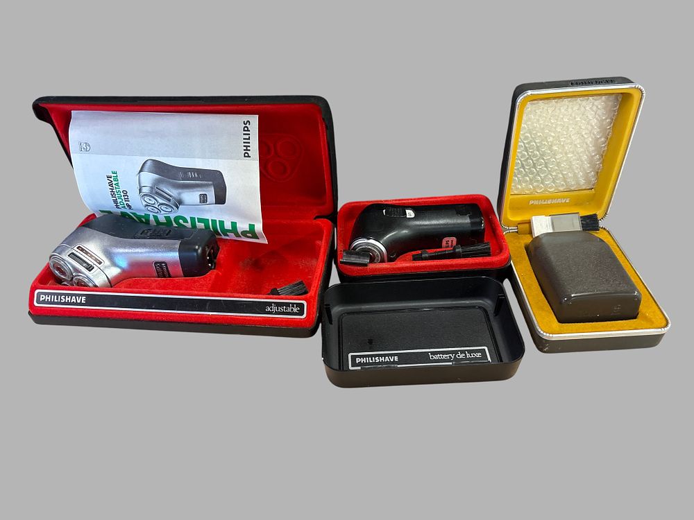 Lot 170: A Trio of Vintage Philips Philishave Electric Shavers in Original Cases