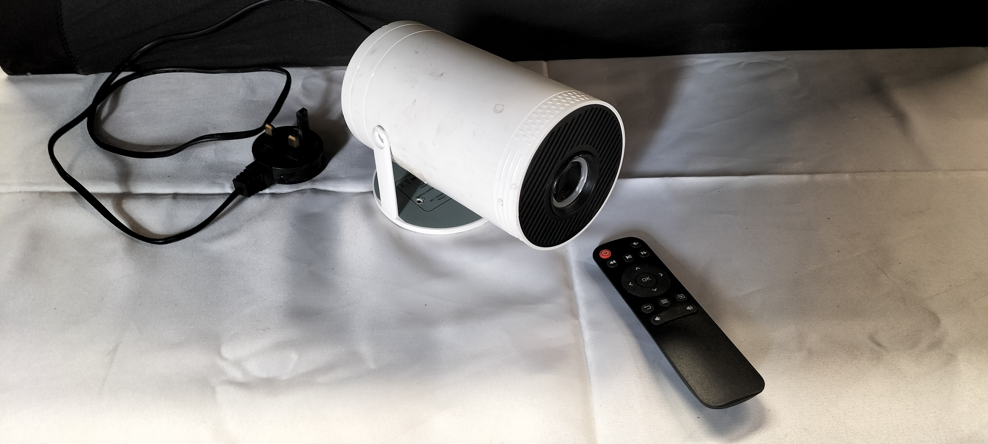 A Plastic Portable Projector, Model: S80